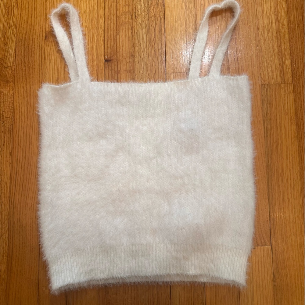 Willow & Wind fuzzy eyelash knit tank top sweater. Size M (f6)